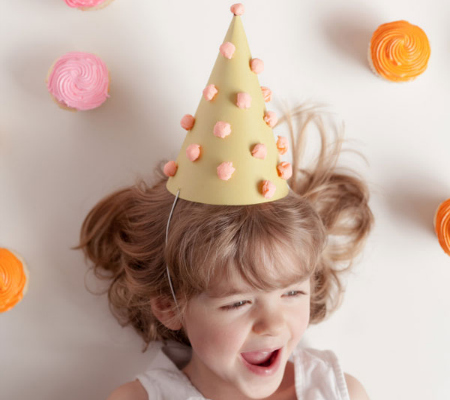 Paper-Pom-Pom-Party-Hat3.jpg